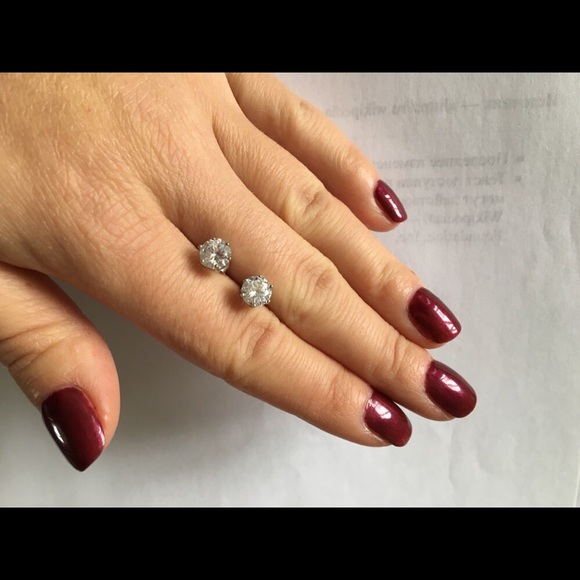 6 mm cubic zirconia studs stainless steel post - Picture 2 of 4